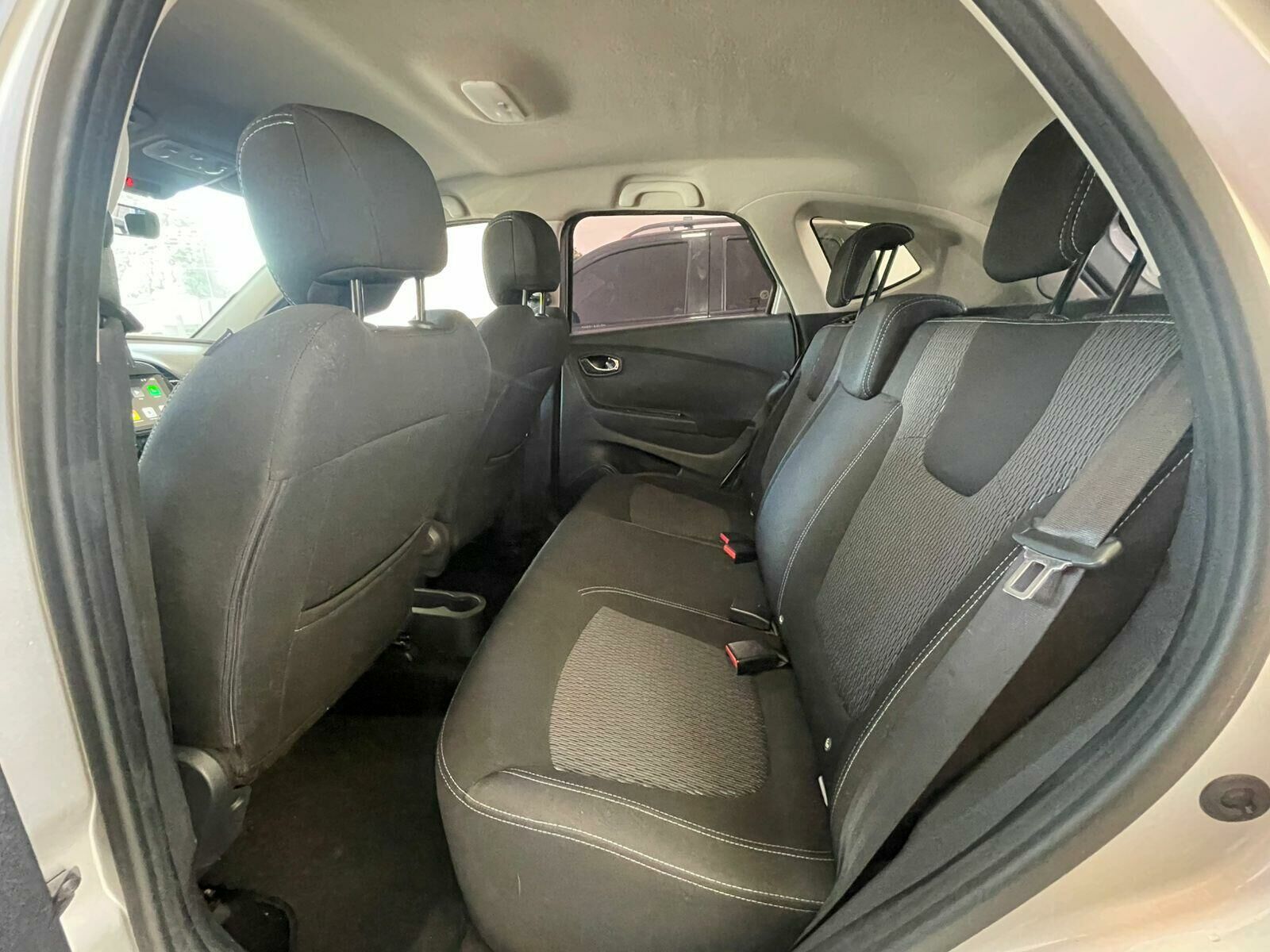 Imagem do veículo  RENAULT CAPTUR LIFE 1.6